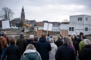Demonstratie bij start bouw tijdelijke opvang vluchtelingen in IJsselstein