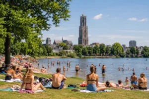 Drukte verwacht bij Utrechtse zwemplekken tijdens zonnig Pinksterweekend