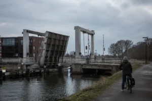 Loobrug in Utrecht blijft lange tijd afgesloten, bewoners ervaren overlast
