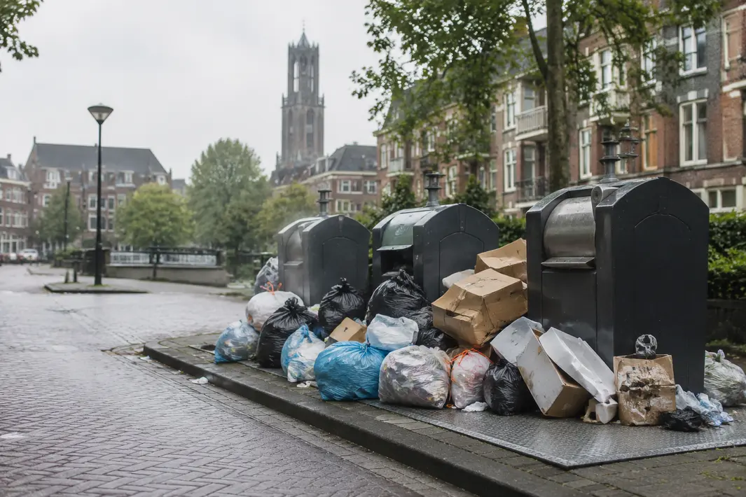 Toenemende problemen met afvalstapeling rond containers in Utrecht wijken