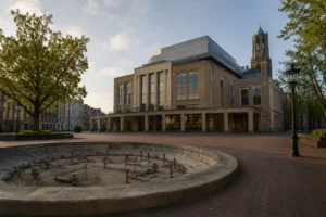 Initiatief voor herstel van fontein bij Stadsschouwburg in Utrecht